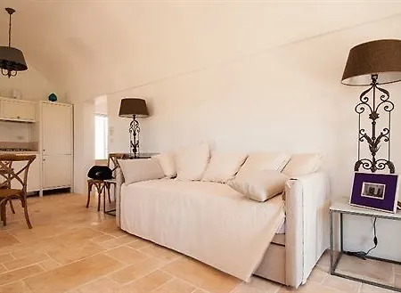 Hotel Helloapulia Masseria Pepenofio 3*