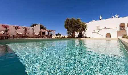 Hotel Helloapulia Masseria Pepenofio 3*