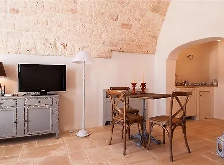 Hotel Helloapulia Masseria Pepenofio 3*