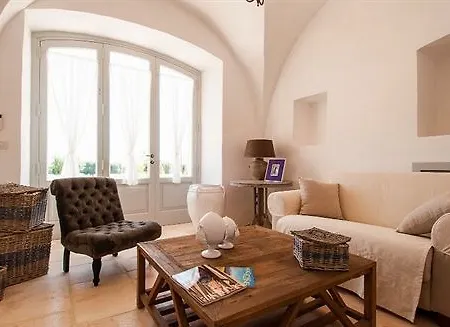Hotel Helloapulia Masseria Pepenofio 3*